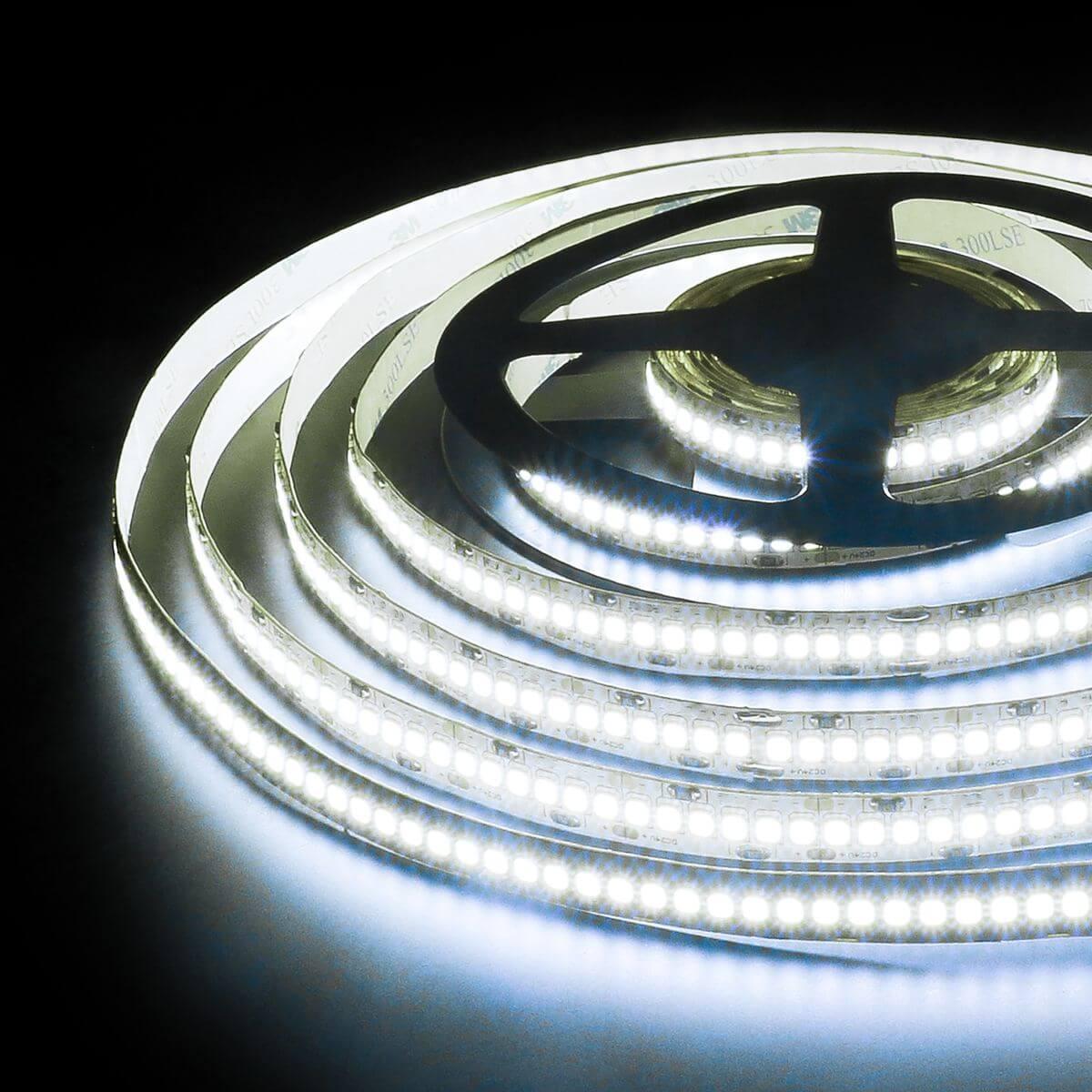 фото светодиодная влагозащищенная лента elektrostandard 16w/m 240led/m 2835smd холодный белый 5m a052989 | 220svet.ru