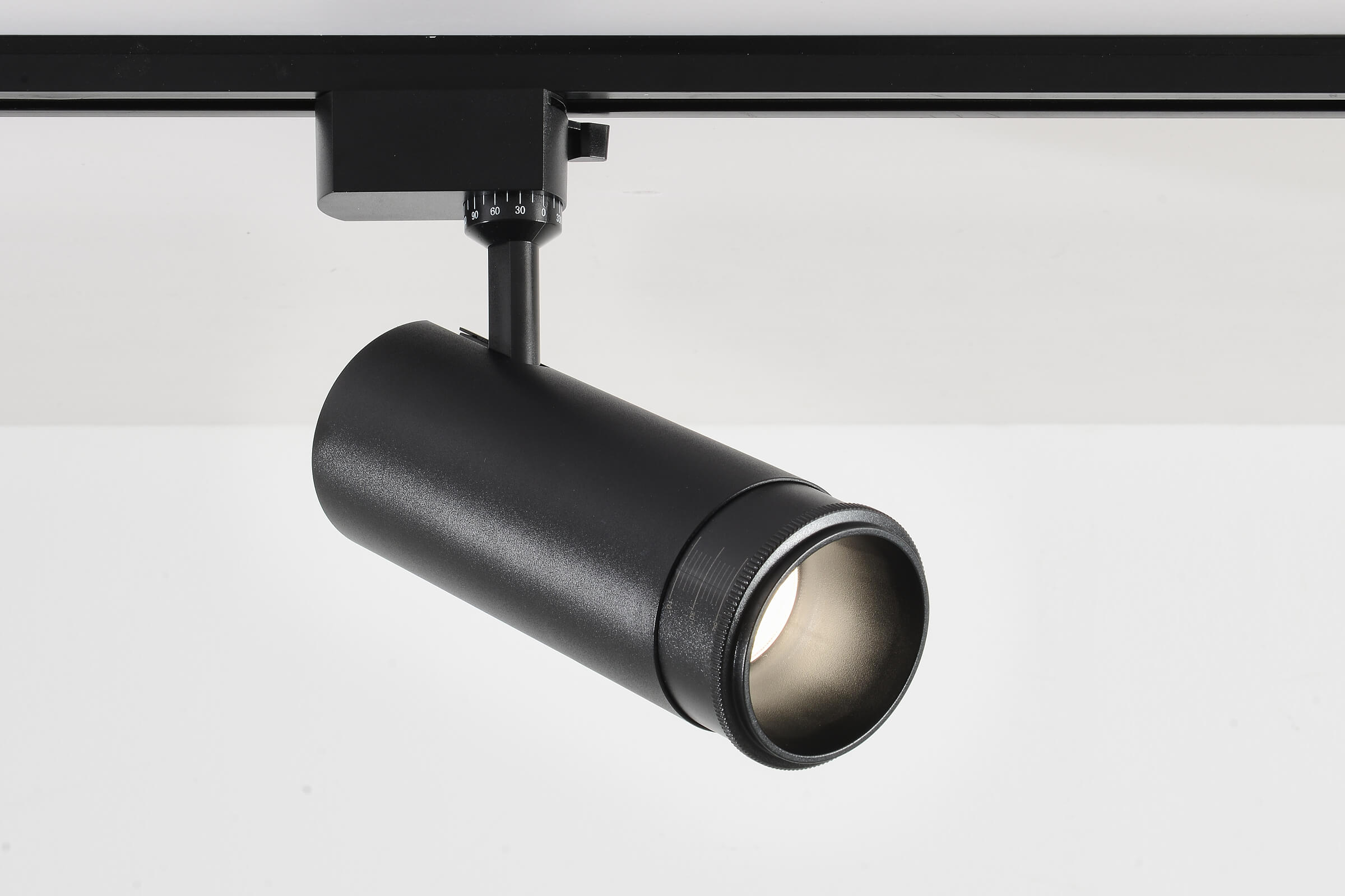 фото трековый однофазный светильник crystal lux clt 0.31 021 bk 3cct zoom | 220svet.ru