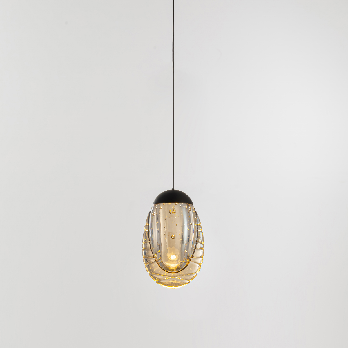 фото подвесной светильник delight collection md25090022-1a matt black/champagne | 220svet.ru