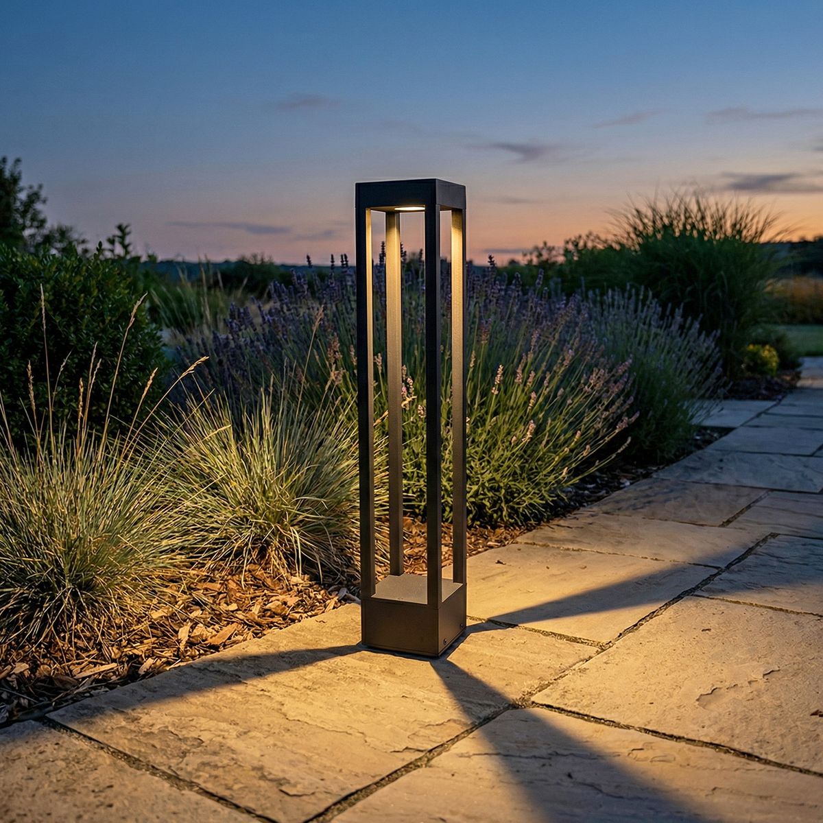 фото ландшафтный светодиодный светильник reluce 09970-0.7-001u 0,6m led7w bk rlos | 220svet.ru