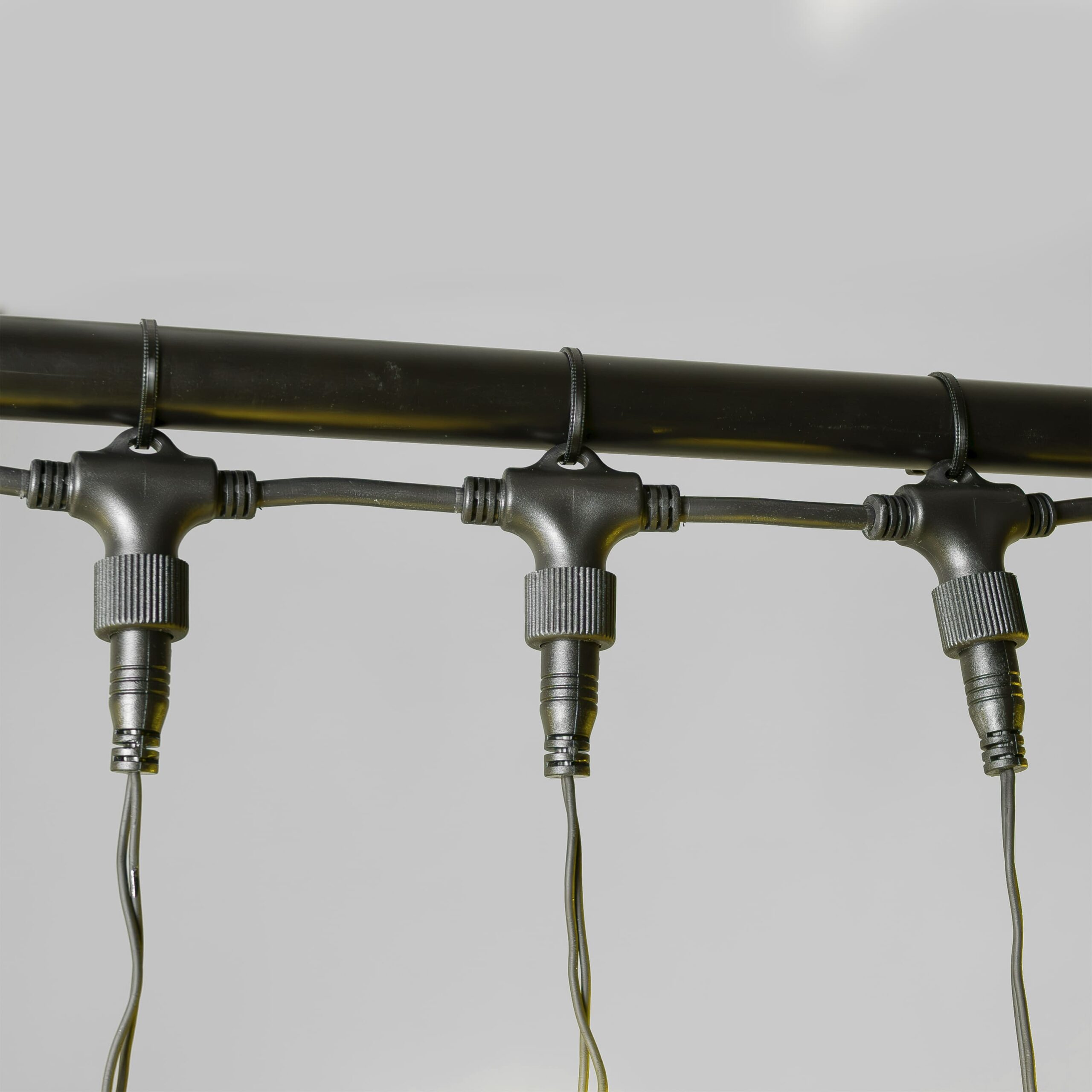 фото гирлянда занавес 2x2м желтый 220в провод черный каучук ip65 ltc eco402-1-2y | 220svet.ru