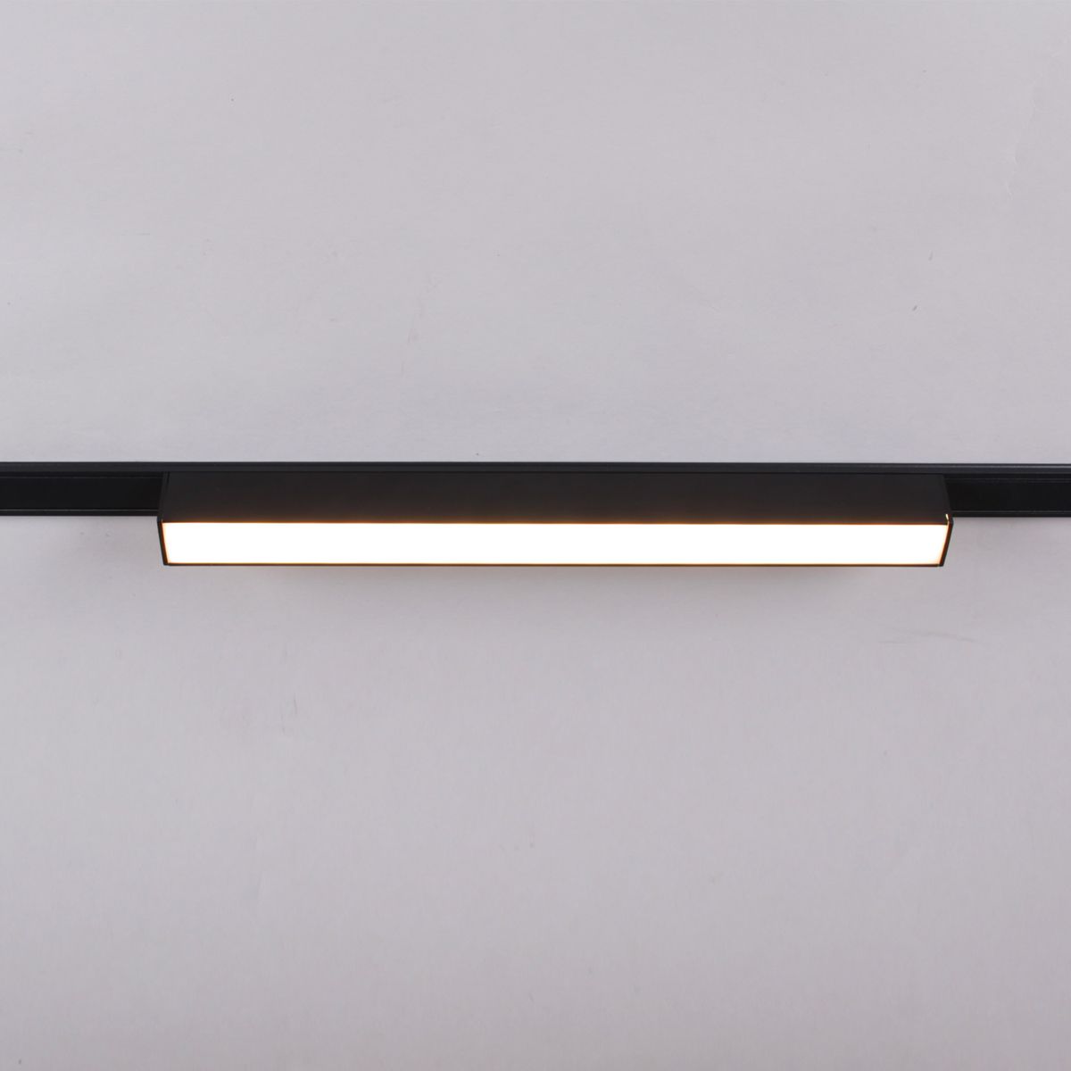 фото трековый магнитный светильник reluce 13003-9.3-001ur magnetic led10w bk cct+smart | 220svet.ru